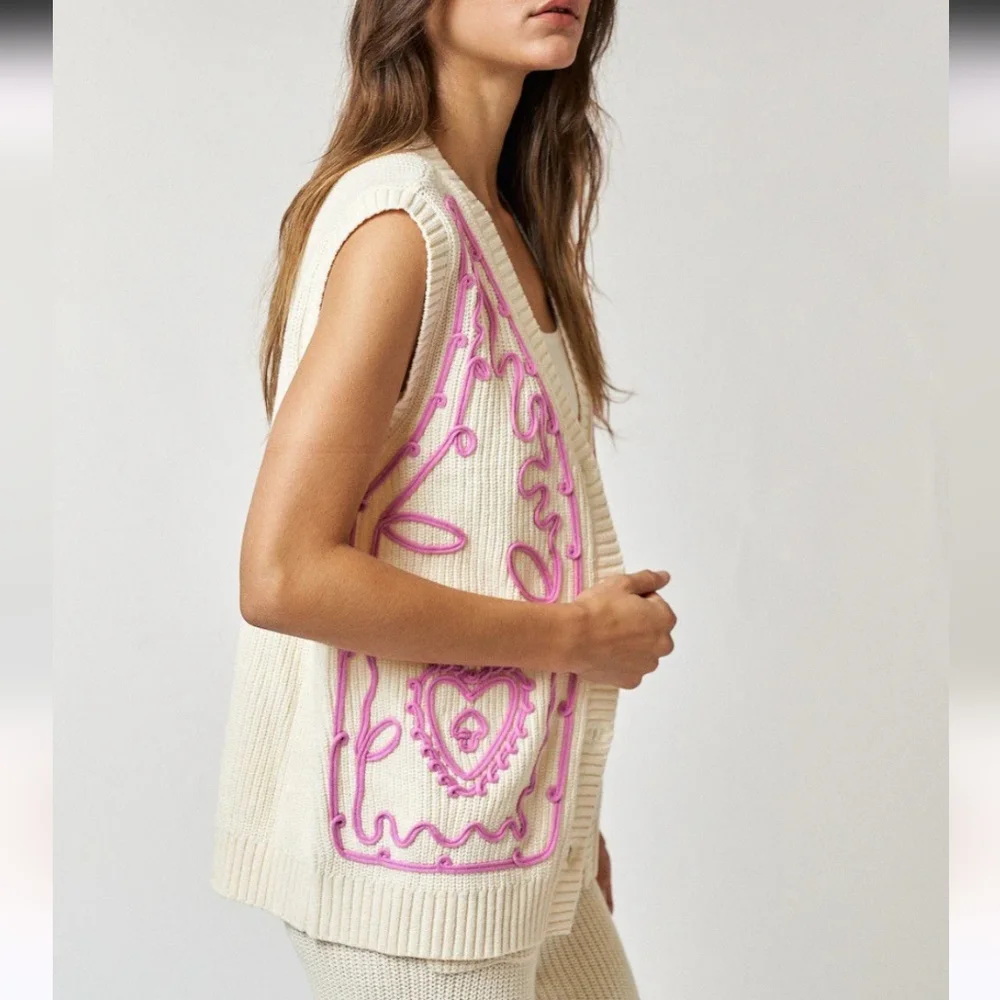 Lalavon NWT Women's Cream and Pink Embroidered V Neck Button Front Sweater Vest - Picture 3 of 14